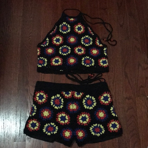 Other - ☀️ 2 PIECE VTG CROCHET HALTER TOP AND SHORTS